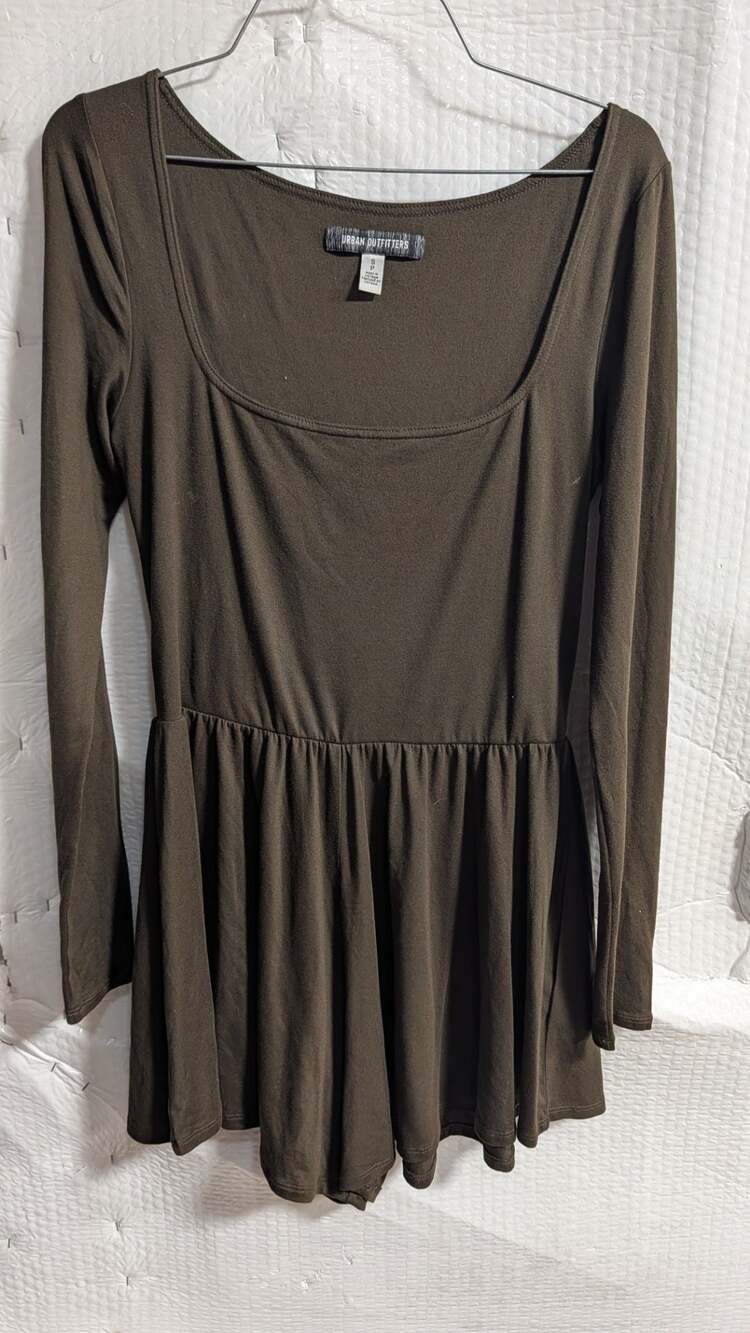 Urban Outfitters Savanah Knit Long Sleeve Romper Size S brown